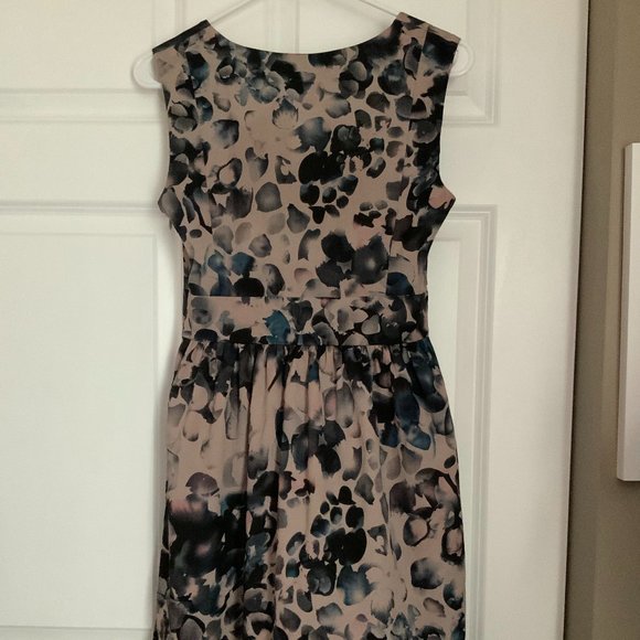 Kensie Dark Floral Sleeveless Dress, Size Small - Picture 3 of 5